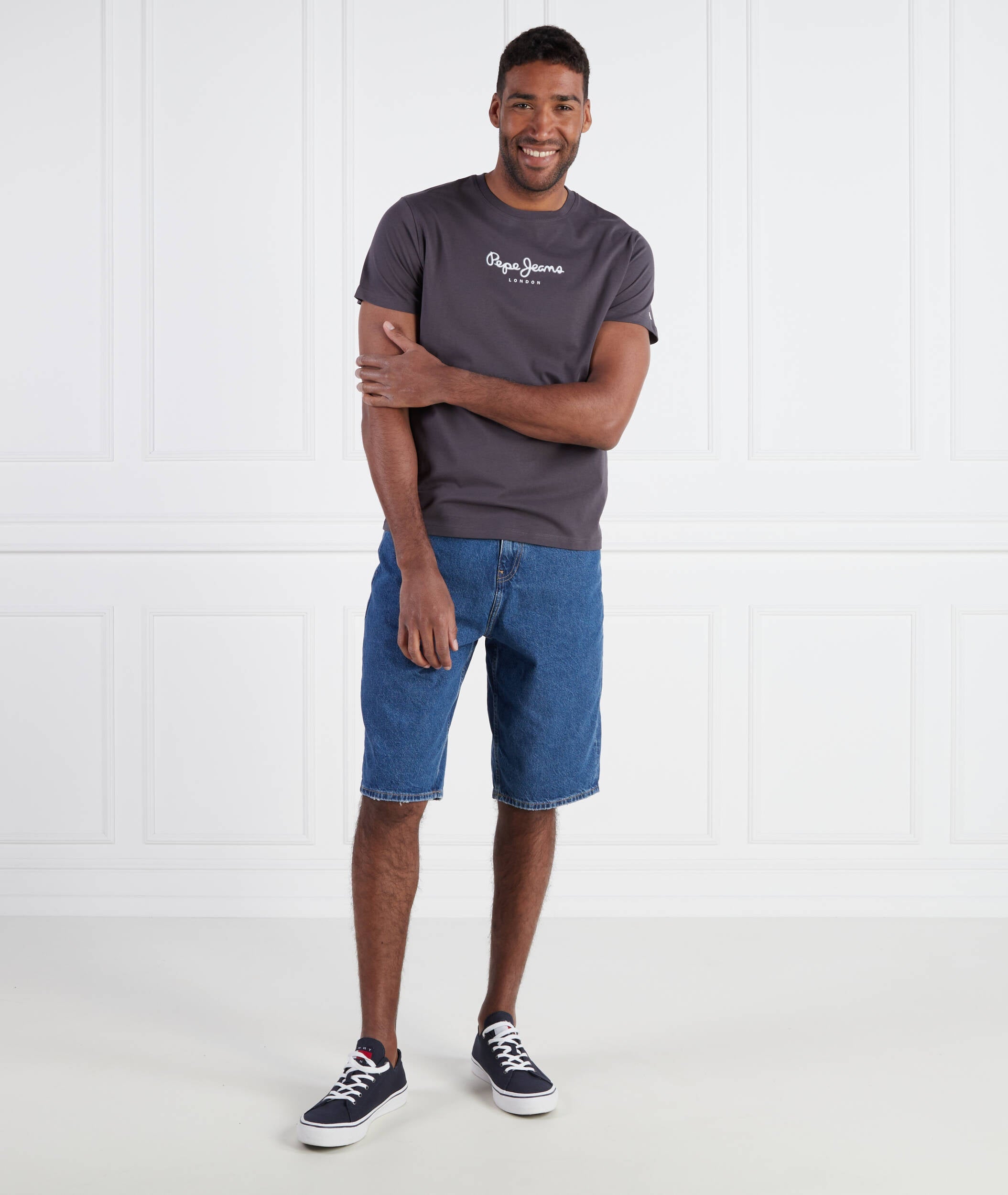 PEPE JEANS EDWARD LONDON SLIM FIT T-SHIRT| WASHED BLACK