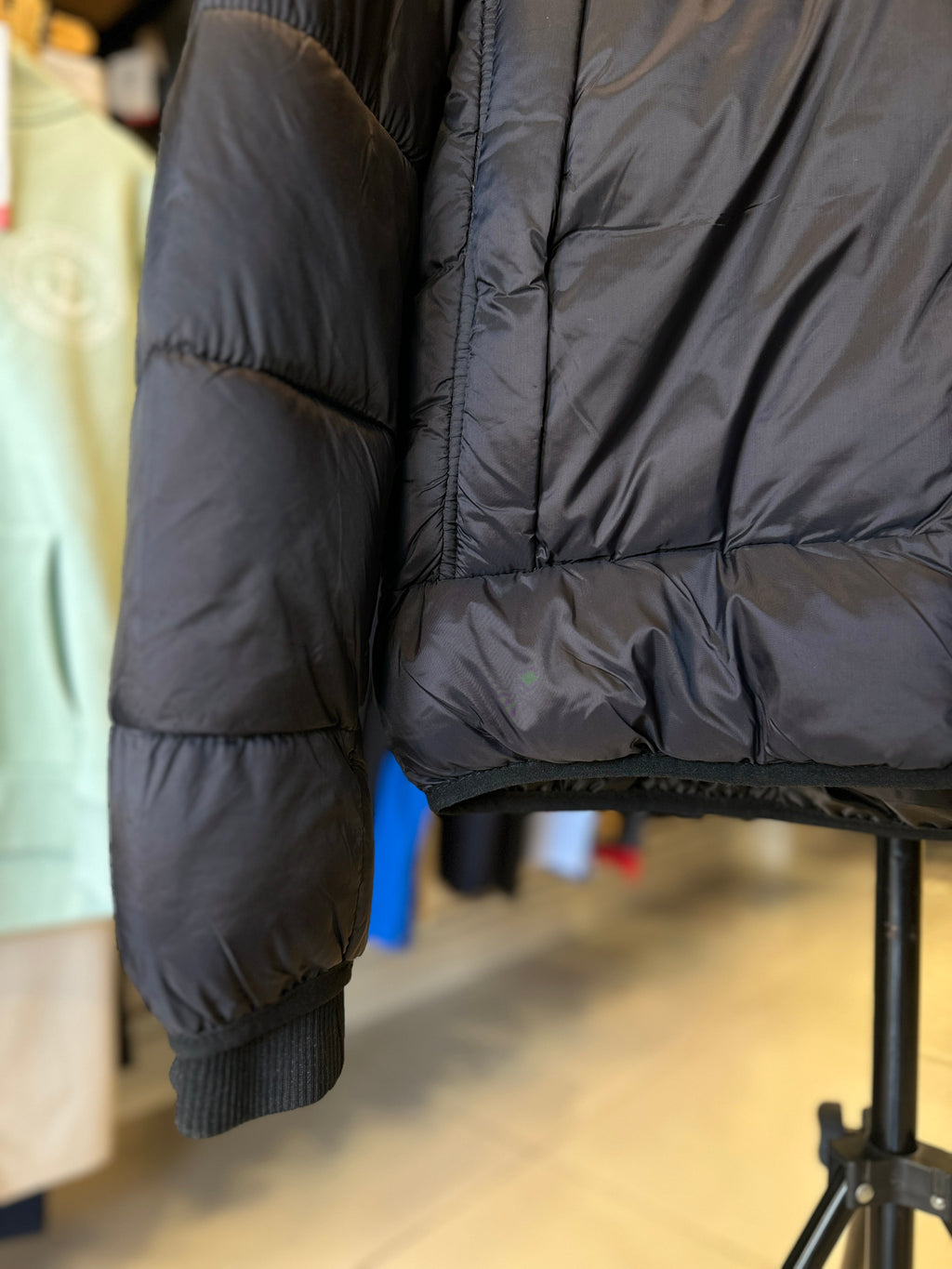 HUGO BOSS MEN’S PUFFER JACKET | BLACK WINTER ESSENTIAL