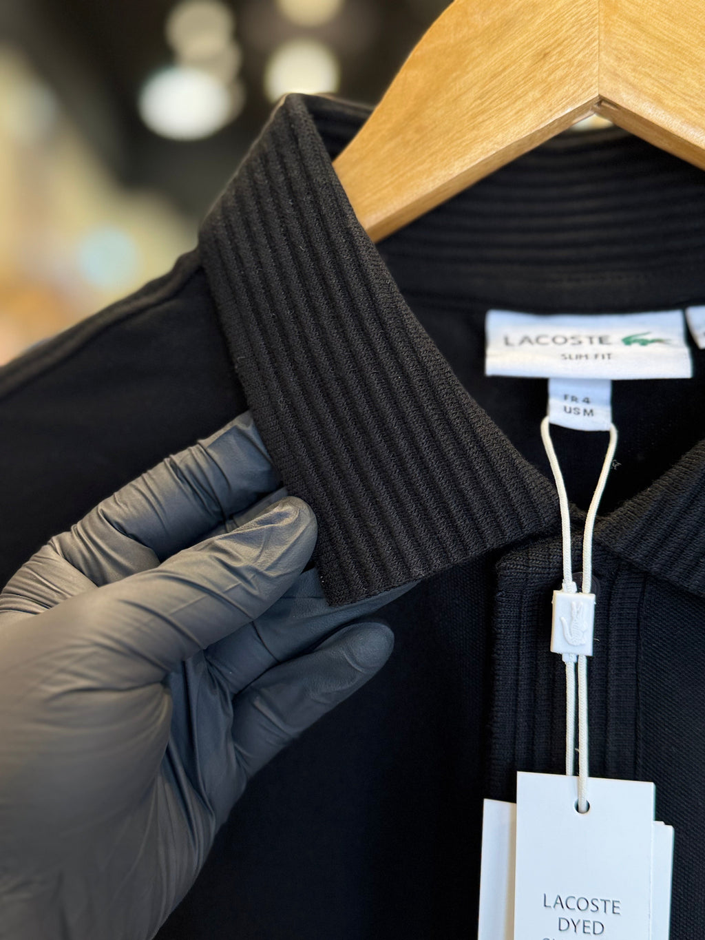 LACOSTE CLASSIC POLO SHIRT WITH STRIPED COLLAR & EMBROIDERED LOGO | BLACK