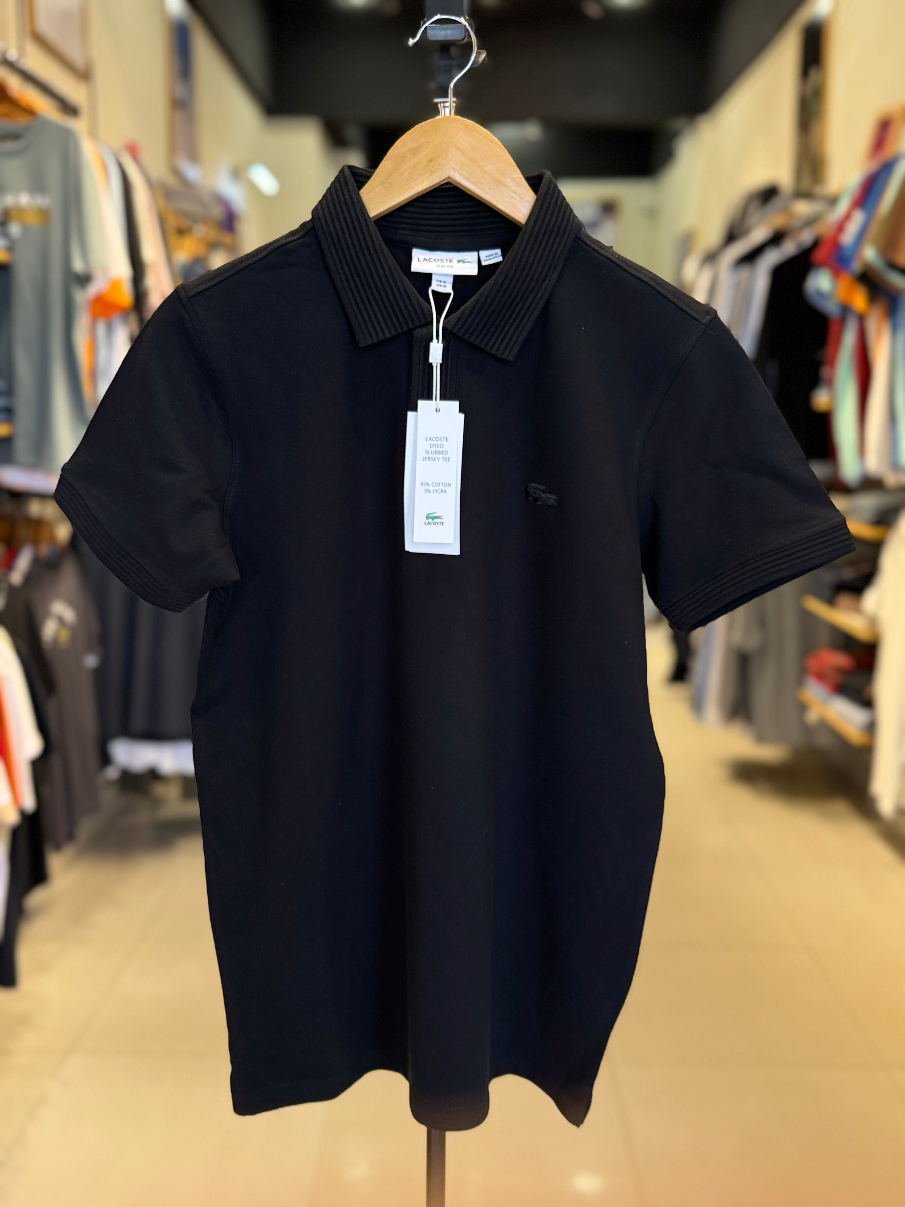 LACOSTE CLASSIC POLO SHIRT WITH STRIPED COLLAR & EMBROIDERED LOGO | BLACK