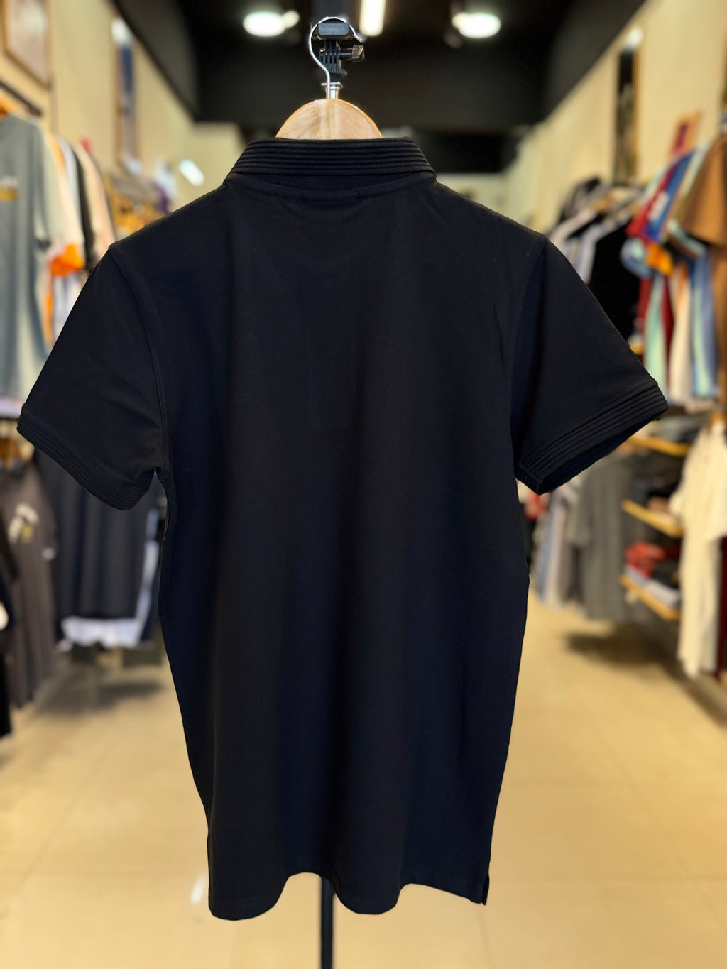 LACOSTE CLASSIC POLO SHIRT WITH STRIPED COLLAR & EMBROIDERED LOGO | BLACK