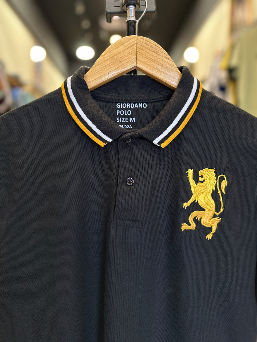 GIORDANO EMBROIDERY SHIRT 3D LION POLO MEN | BLACK