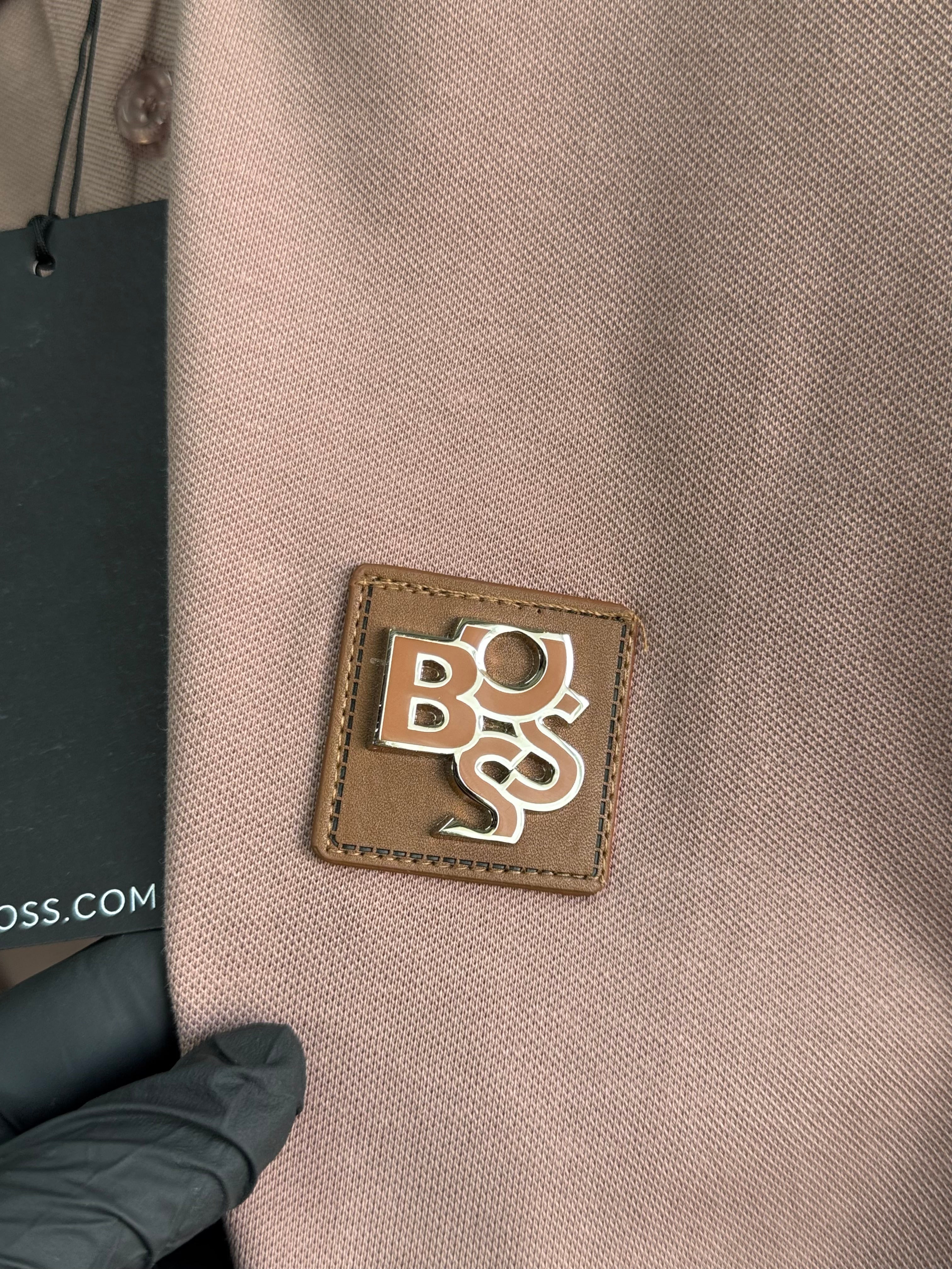 HUGO BOSS METALLIC PATCH LOGO AND SIGNATURE PRINT | LIGHT PEACH