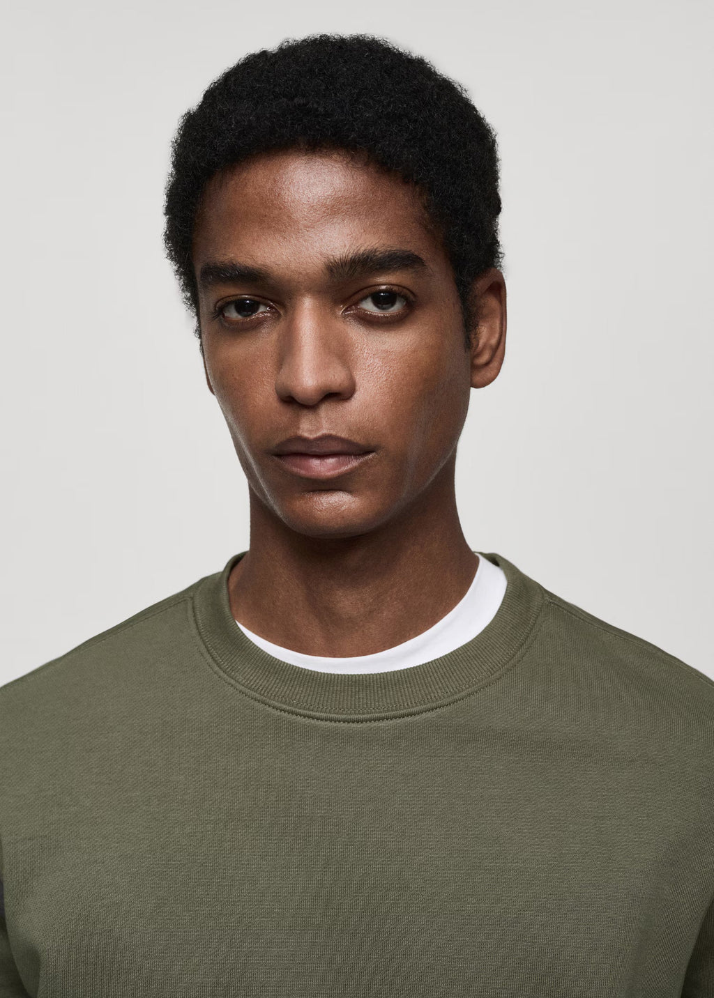 KIABI PLAIN BRUSHED SWEATSHIRT FOR MEN – SOFT & WARM EVERDAY ESSENTIAL | GREEN