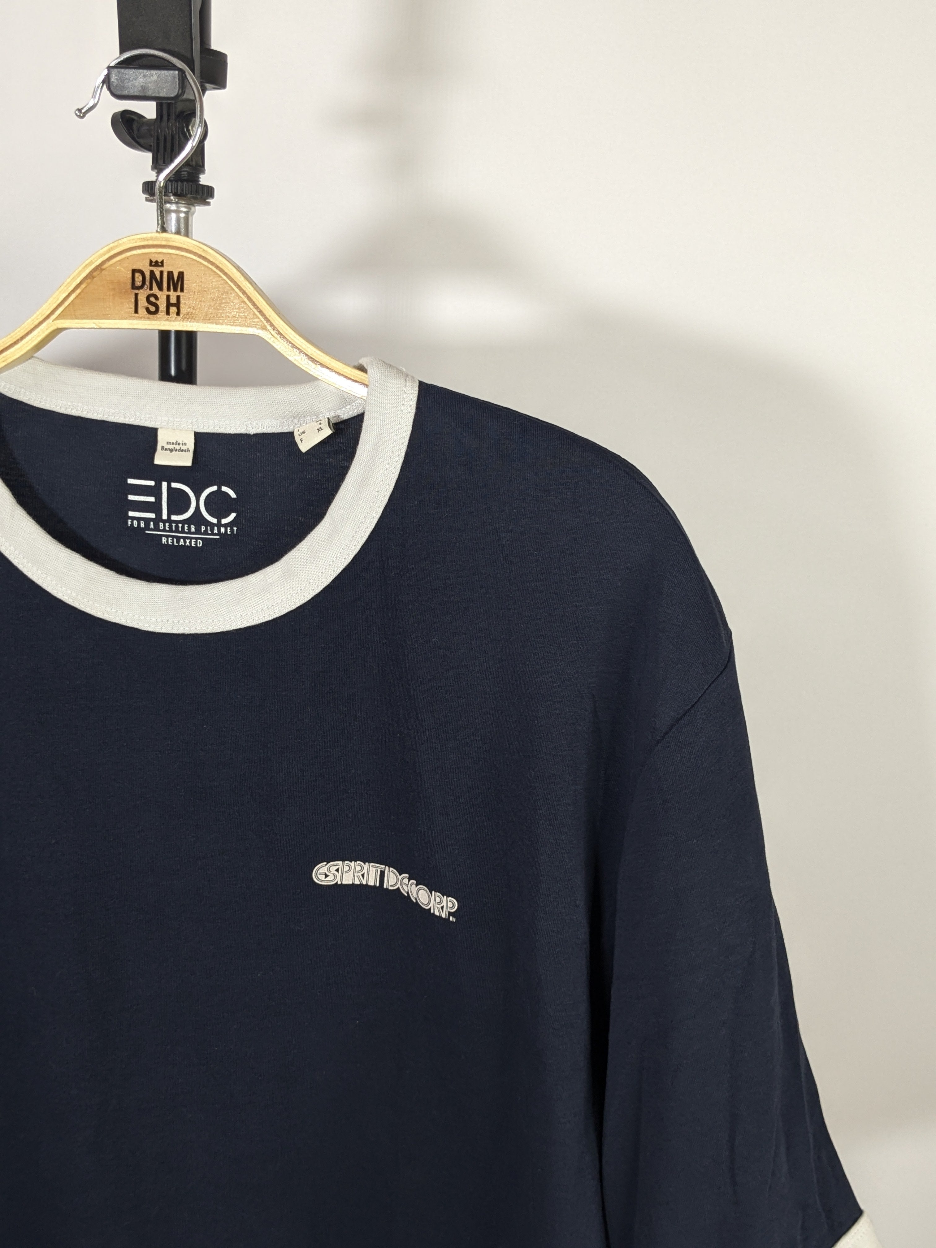 ESPRIT RELAXED FIT GRAPHIC TEE | NAVY WITH WHITE PRINT