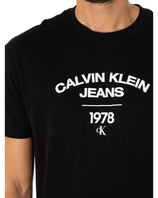 CALVIN KLEIN JEANS VARSITY LOGO T-SHIRT | BLACK